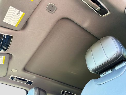 Used 2024 Land Rover Range Rover Sport SE image 28