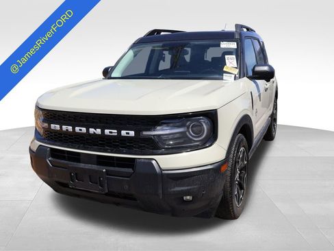 Used 2025 Ford Bronco Sport Outer Banks w/ Outer Banks Tech Package+ AWD/4WD image 2
