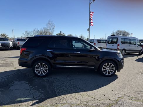 Used 2017 Ford Explorer Limited w/ Equipment Group 301A image 6