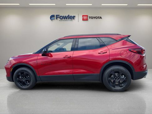 Used 2025 Chevrolet Blazer LT w/ Midnight/Sport Edition FWD image 4
