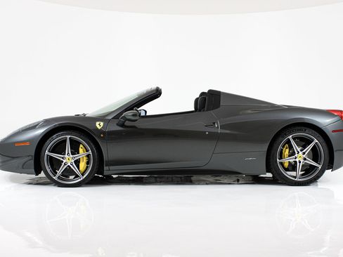 Certified 2013 Ferrari 458 Spider RWD image 4