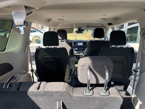 Used 2024 Chrysler Voyager LX FWD image 25