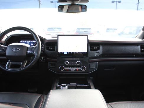 Used 2022 Ford Expedition Max Limited image 10