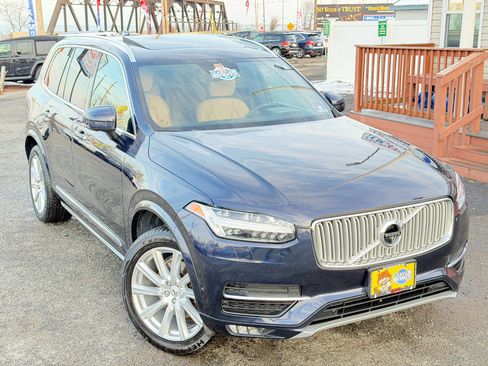 Used 2017 Volvo XC90 T6 Inscription image 2