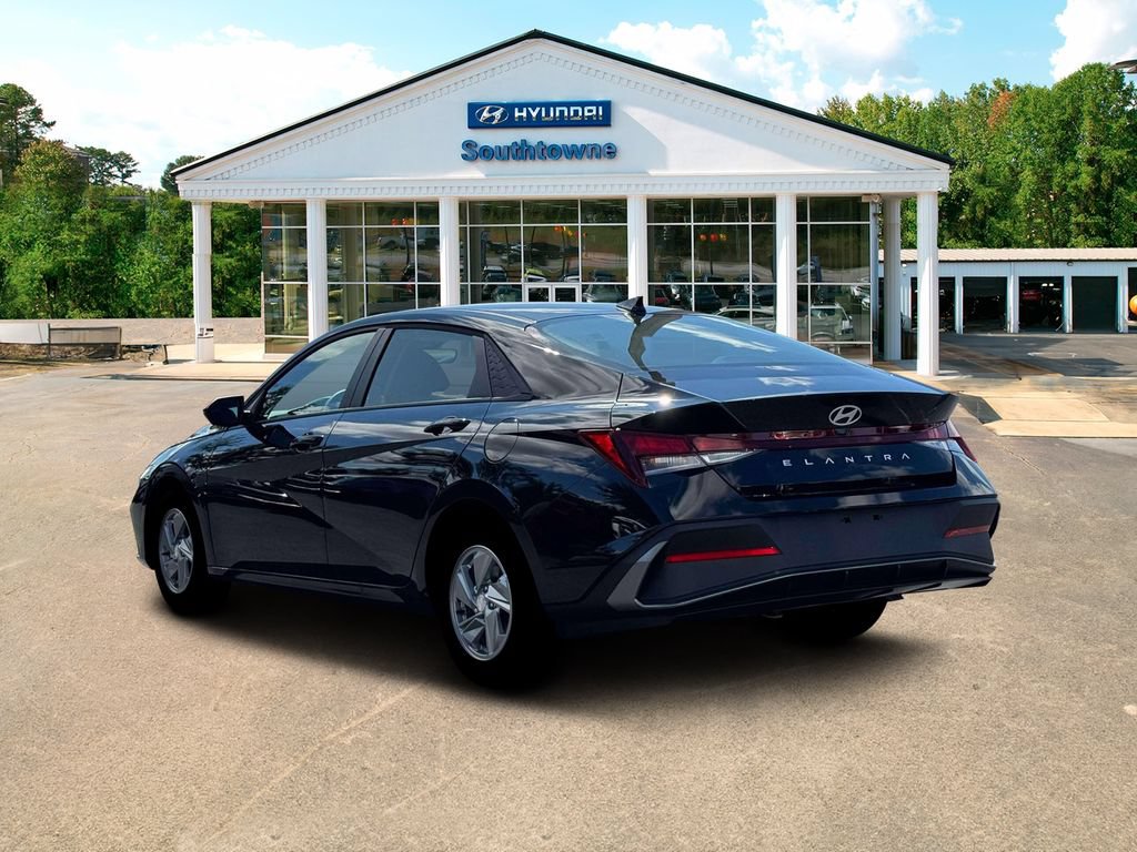New 2026 Hyundai Elantra SE FWD image 5