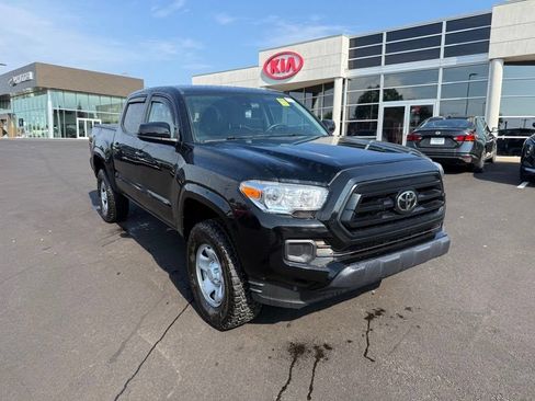 Used 2023 Toyota Tacoma SR AWD/4WD image 4