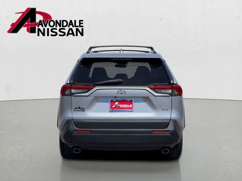 Used 2019 Toyota RAV4 XLE w/ Convenience Package FWD image 5