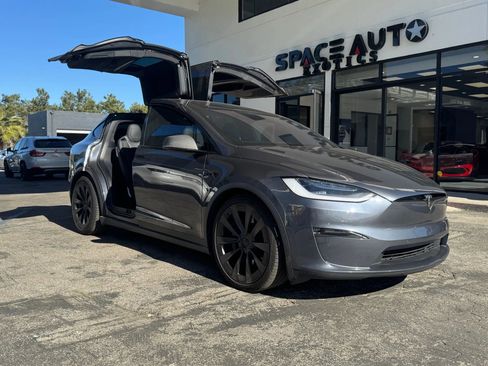 Used 2022 Tesla Model X Plaid image 14