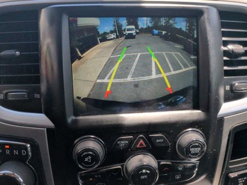 Used 2020 RAM 1500 Classic SLT w/ Luxury Group RWD image 16