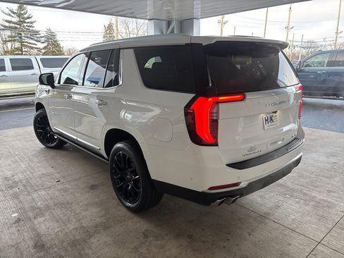 Used 2025 GMC Yukon Denali w/ Sun & Power Step Package image 4