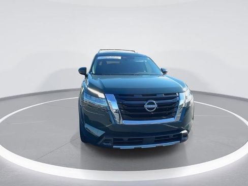 Certified 2023 Nissan Pathfinder SL image 3