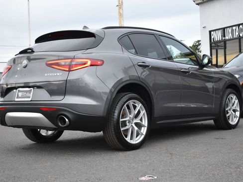 Used 2018 Alfa Romeo Stelvio Ti Sport image 9