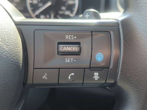 Used 2024 Nissan Rogue SV AWD/4WD image 14