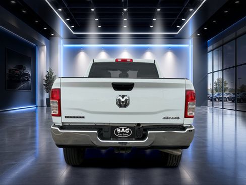 Used 2024 RAM 2500 Big Horn w/ Cold Weather Group AWD/4WD image 5