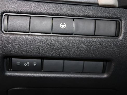 Used 2023 Nissan Rogue SV AWD/4WD image 32