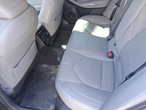 Used 2019 Toyota Avalon Limited FWD image 14