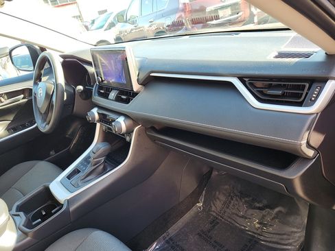 Certified 2025 Toyota RAV4 XLE image 32