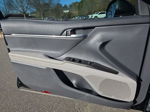 Used 2023 Toyota Camry SE image 37