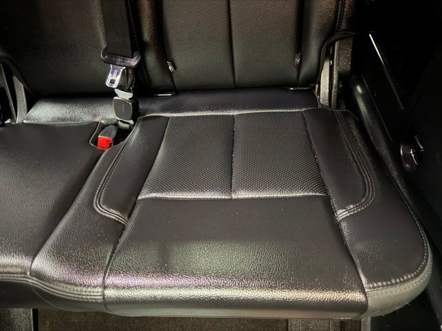 Used 2020 Ford Expedition XLT w/ Equipment Group 202A AWD/4WD image 21