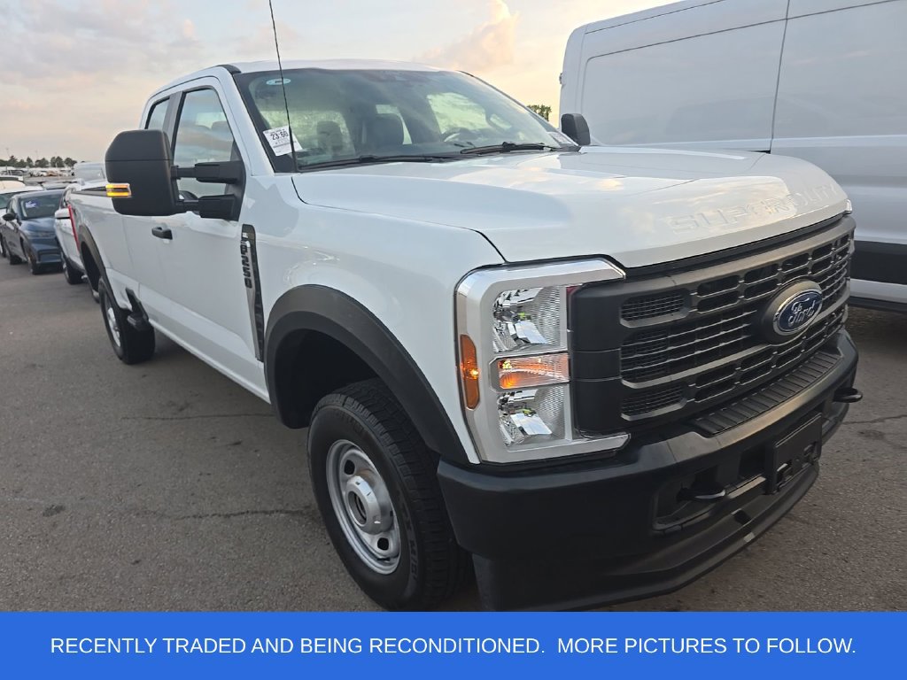 Used 2025 Ford F250 XL AWD/4WD image 1