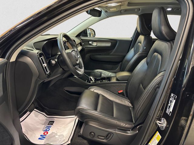 Used 2023 Volvo XC40 B5 Plus w/ Driver Assist Package AWD/4WD image 9