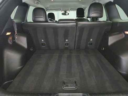 Used 2019 Jeep Cherokee Limited image 26