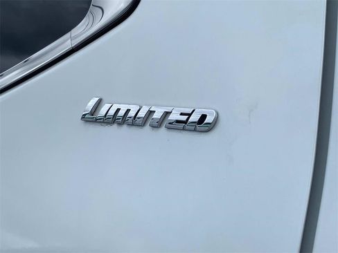 Used 2023 Toyota Tundra Limited w/ Power Package image 32