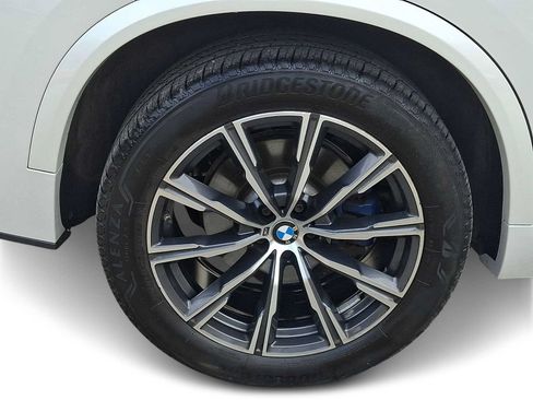 Used 2024 BMW X5 xDrive40i w/ M Sport Package AWD/4WD image 7