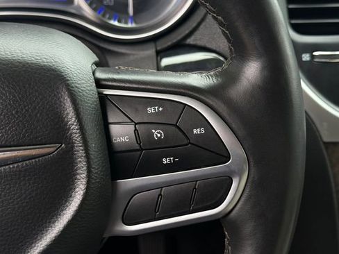Used 2021 Chrysler 300 Touring L AWD/4WD image 29