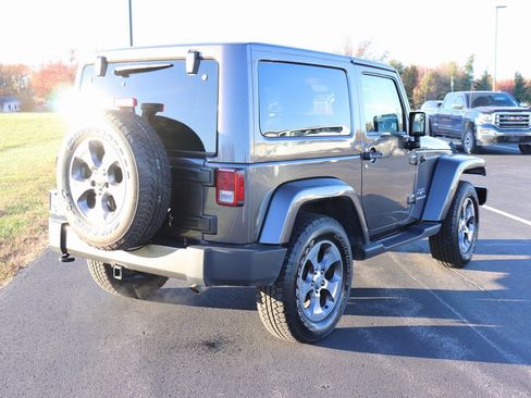 Used 2017 Jeep Wrangler Sahara image 3