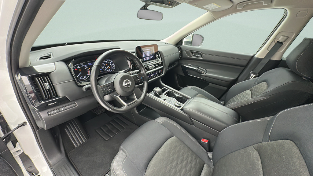 Used 2024 Nissan Pathfinder SV AWD/4WD image 11