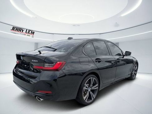 Used 2023 BMW 330i xDrive Sedan w/ Premium Package AWD/4WD image 3