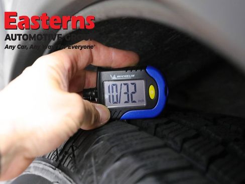 Used 2023 Nissan Rogue S AWD/4WD image 26