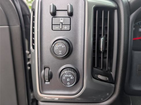 Used 2018 Chevrolet Silverado 1500 LT w/ All Star Edition AWD/4WD image 19