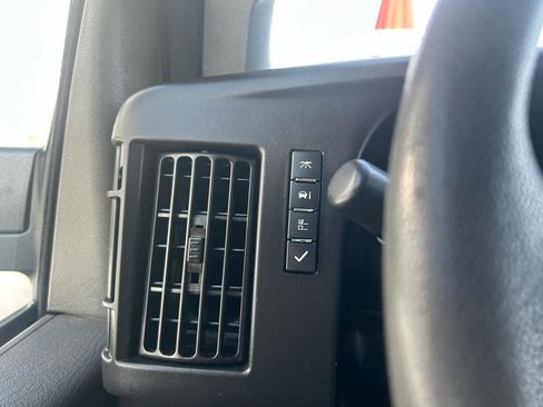 Used 2020 Chevrolet Express 2500 image 18