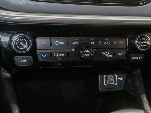 Used 2024 Jeep Compass Limited AWD/4WD image 20