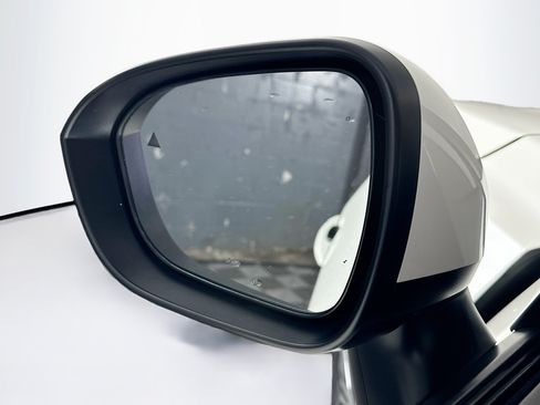 Used 2023 Nissan Rogue SV AWD/4WD image 16