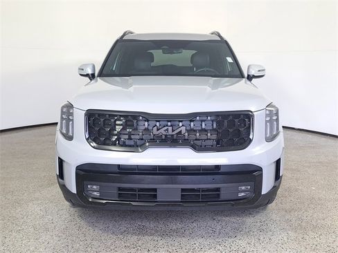 Used 2025 Kia Telluride SX Prestige X-Line image 3