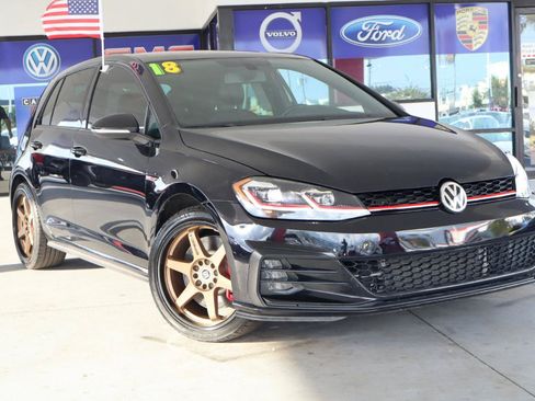 Used 2018 Volkswagen GTI SE w/ SE Leather Package FWD image 2