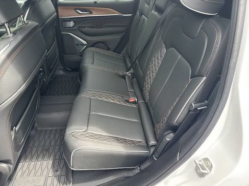 New 2026 Jeep Grand Cherokee Summit w/ Obsidian Package AWD/4WD image 22