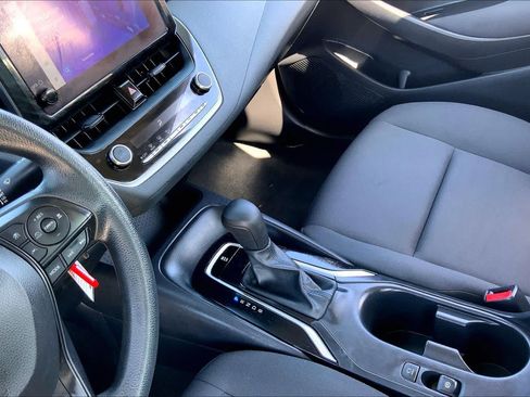 Used 2024 Toyota Corolla LE FWD image 16