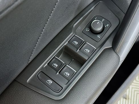 Certified 2021 Volkswagen Tiguan SEL Premium R-Line image 18