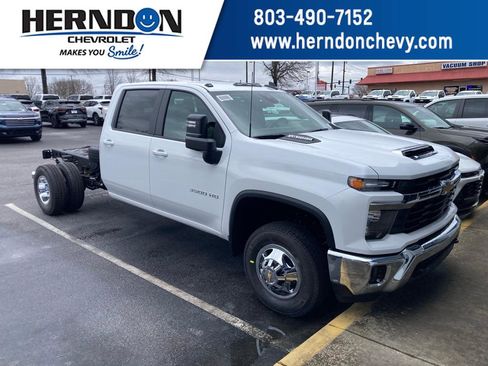 New 2026 Chevrolet Silverado 3500 LT w/ Convenience Package AWD/4WD image 1