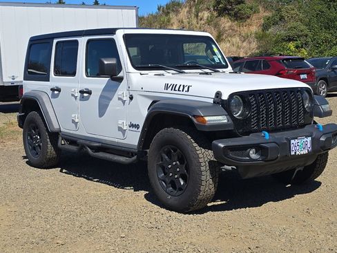 Used 2023 Jeep Wrangler Unlimited AWD/4WD image 2