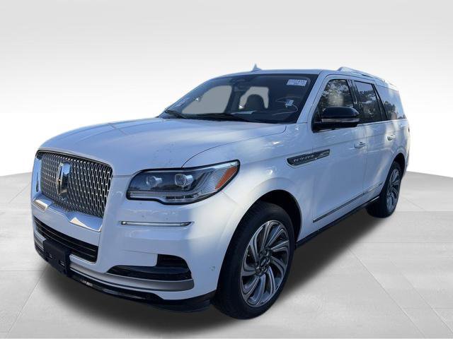 Used 2023 Lincoln Navigator Reserve AWD/4WD image 4
