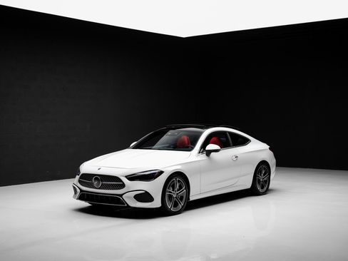 Used 2024 Mercedes-Benz CLE 300 4MATIC Coupe w/ Driver Assistance Package image 4