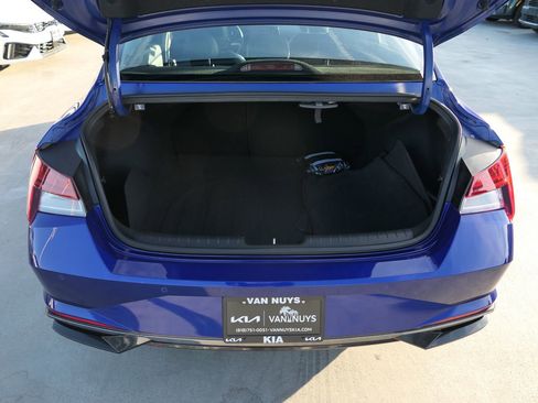 Used 2022 Hyundai Elantra Limited w/ Preferred Accessory Package image 21