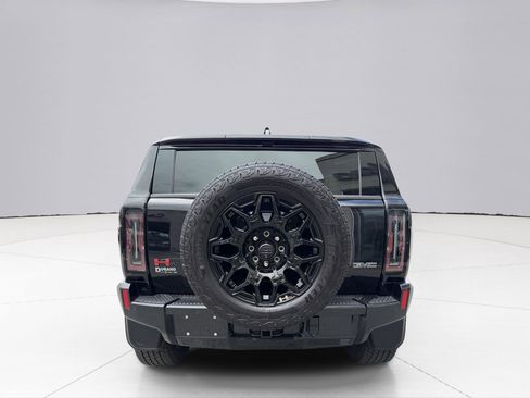 Used 2024 GMC Hummer EV 2X w/ LPO, Illumination Package image 4