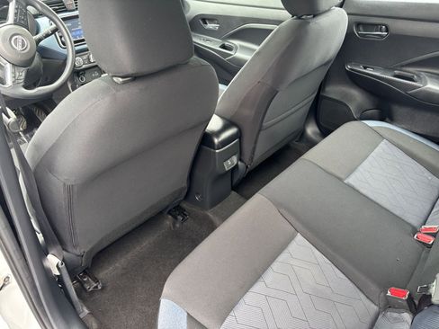 Used 2025 Nissan Versa SV FWD image 23