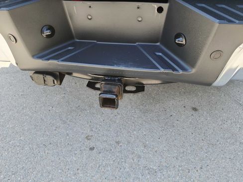 Used 2016 Ford F350 XLT w/ XLT Interior Package image 11